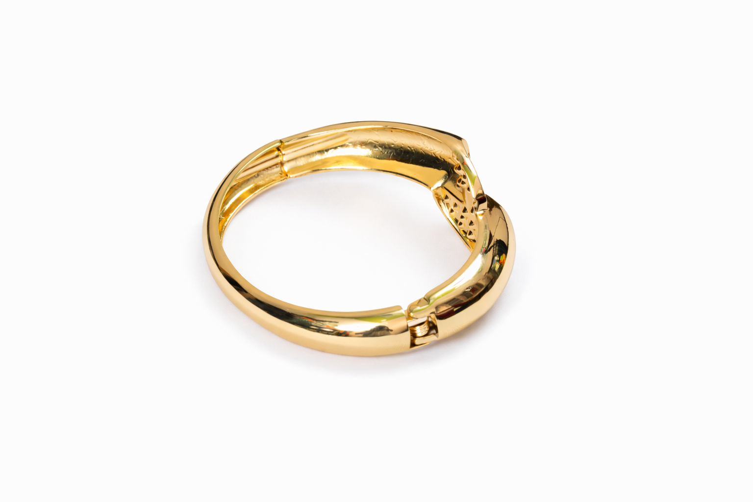 Golden Heart Embrace Bracelet image 3