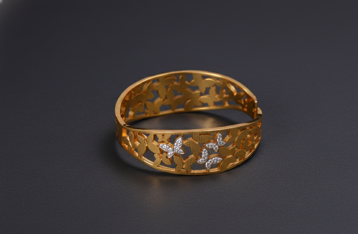 Royal Petal Gold Bracelet image 3