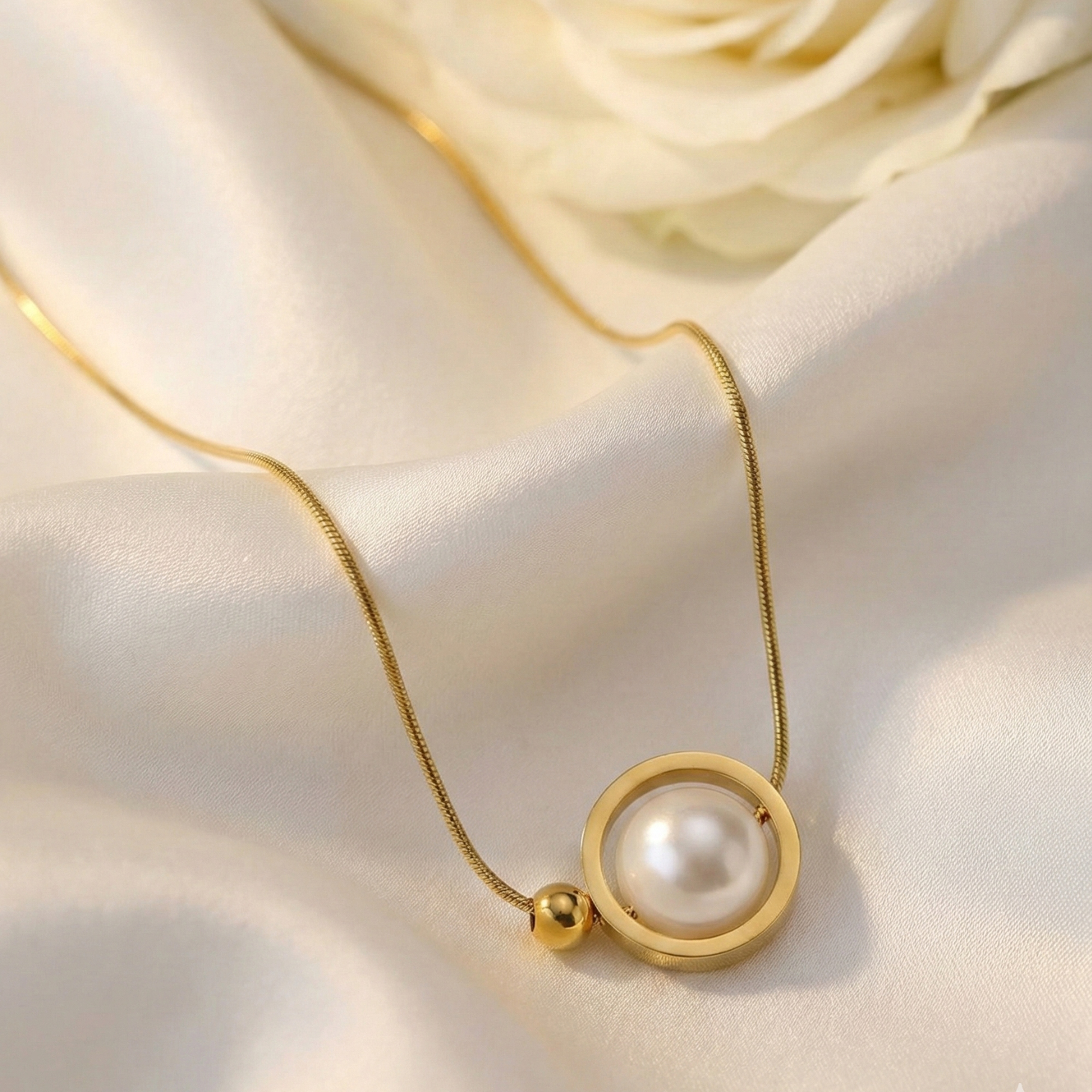 Luna Pearl Circle Necklace image 3